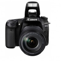 佳能（Canon）EOS 80D 单反套机（EF-S 18-135mm f/3.5-5.6 IS USM镜头）含32G卡 相机包